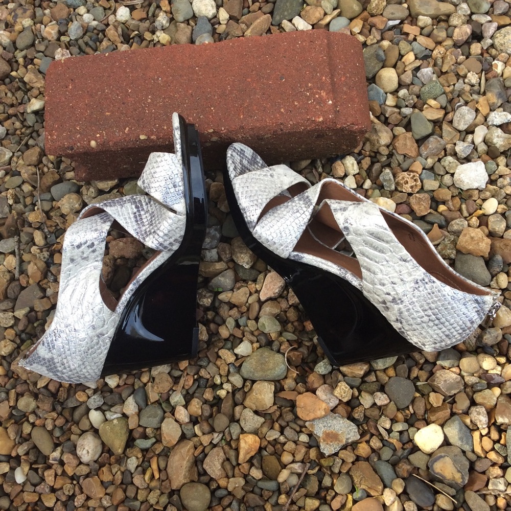 Donald J Pliner wedged heels - Picture 1 of 6